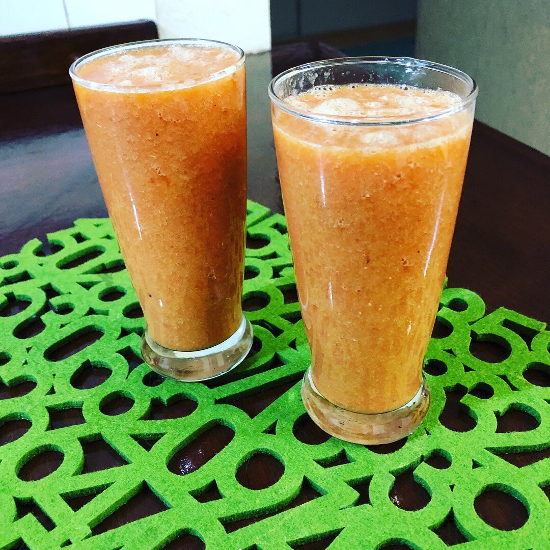 mihuacal's tweet photo. Después de hacer ejercicio, nada mejor que frutas recién exprimidas para devolverle la energía a tu cuerpo! #fruta #verdura #naranja #mandarina #berries #platano #jugos #mihuacal #consumelomexicano #tributoalproductor #organico #sano #natural #vegetariano #queremossertutienda https://t.co/smtzPEjyvw