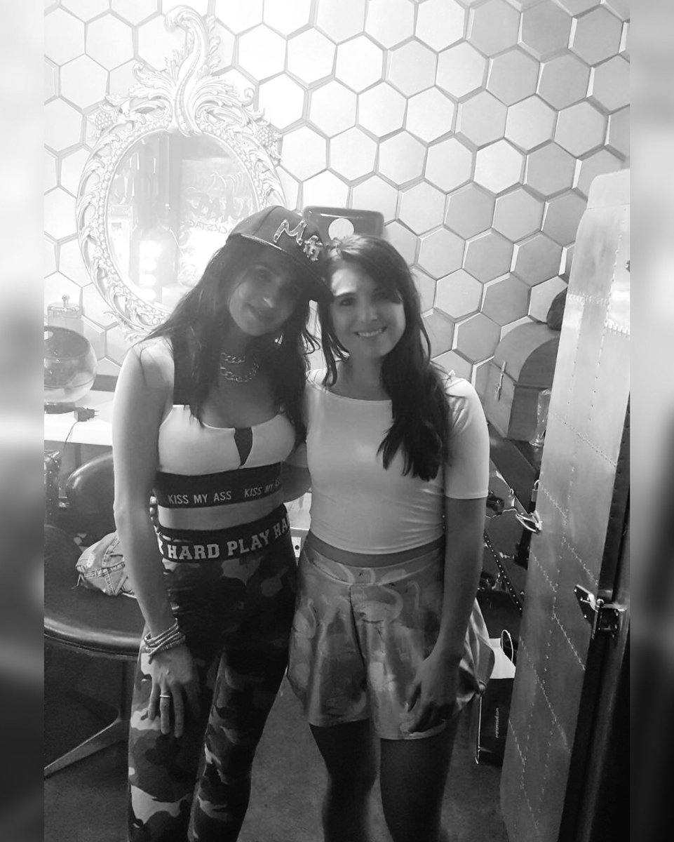 Marvelous ! ✨
Siren Call has been played and supported by the lovely <a href="/djjuicym/">Juicy M</a> in her last #juicyland podcast ! 

Stream it there : 
open.spotify.com/track/0qAKZWWc… 

cc : <a href="/StreakAgency/">Streak Team</a> @ArmadaTrice