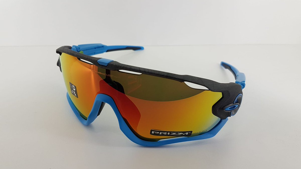 The <a href="/oakley/">Oakley</a> #aerogrid collection is getting all the attention at the moment. For sure the best designs we've seen on #Jawbreaker and #RadarEV 
Hot from launch last week, get yours in store or online now.
thetriathlonshop.co.uk/search/aero+gr…

#oakley #triathlon #sunglasses #sunnies #prizm