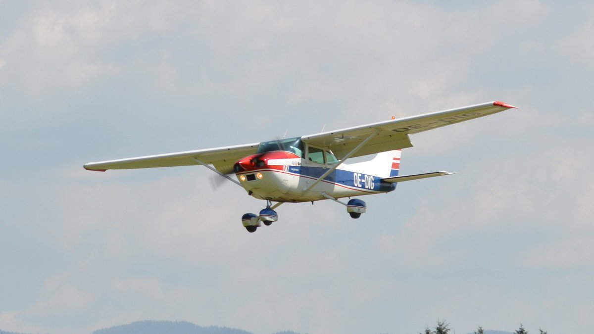 aviation_graz's tweet photo. another nice Cessna
➡ private
✈ Reims/Cessna F182Q Skylane II OE-DIG
🌍 Airfield Kapfenberg | LOGK
.
#logk #flugplatzkapfenberg #airfieldkapfenberg
.
#reims #cessna #cessna182 #c182 #generalaviation #avgeek #aviation #planerd #airportclubgraz #kapfenberg #austria #styria https://t.co/ApJmCUulIk