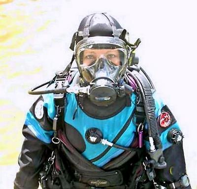 #femalediver #taucherin #fullfacemask #drysuit