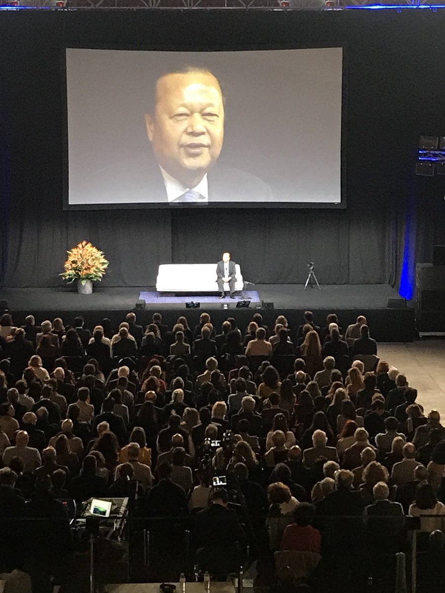 reiki_time's tweet photo. #PremRawat event en Caja Mágica Madrid Cuando el Desierto Florece.Nuestros potenciales como semillas y la capacidad de tener paciencia y star ready para florecer #BeReadyandBeReady https://t.co/xJxqBZuez2