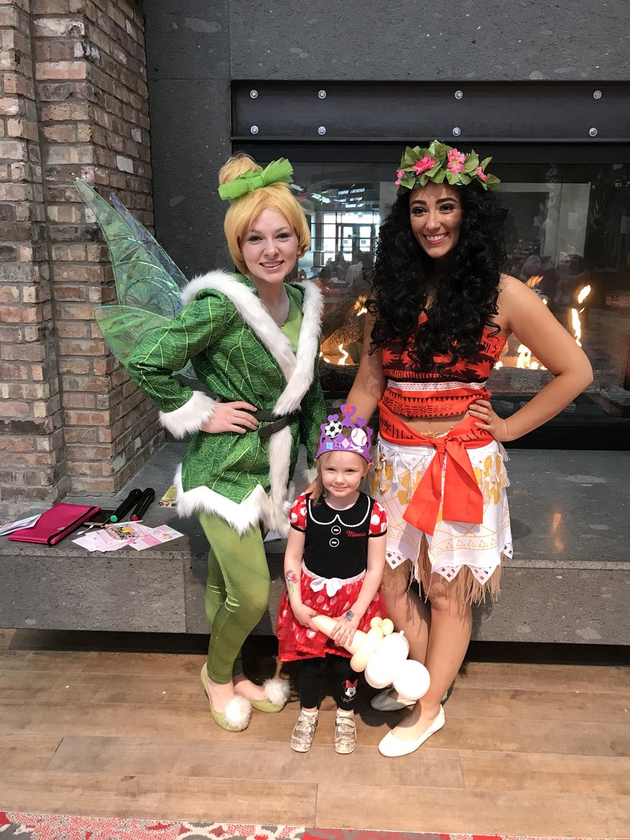 colieo396's tweet photo. #richfamilyevent https://t.co/4zm853Dgok