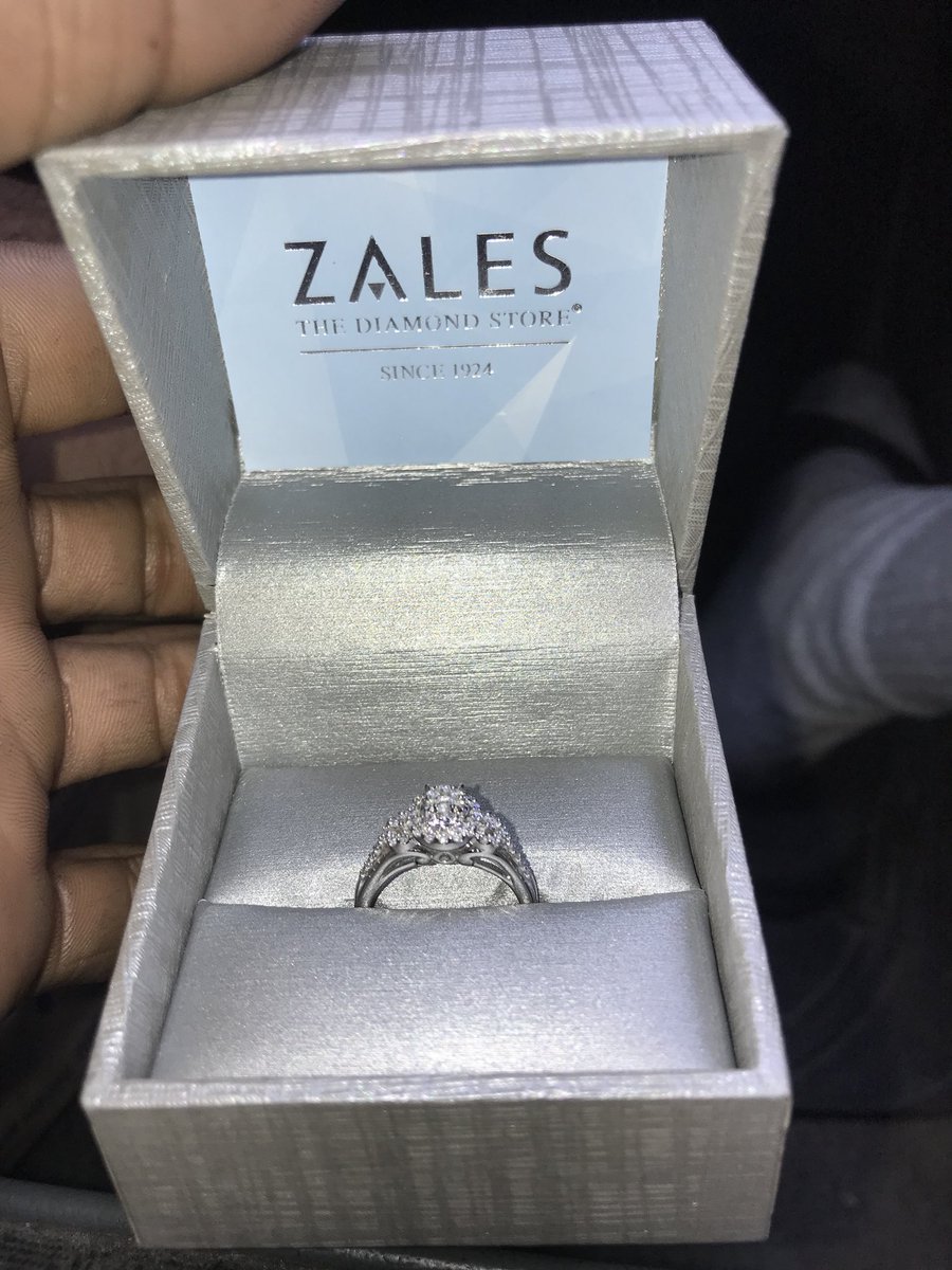 DestinyAlexiss_'s tweet photo. My Bestfriend asked and of course I said yes 😛 future Mrs. Johnson 💙  @really__kenny https://t.co/25JoPDu0N2