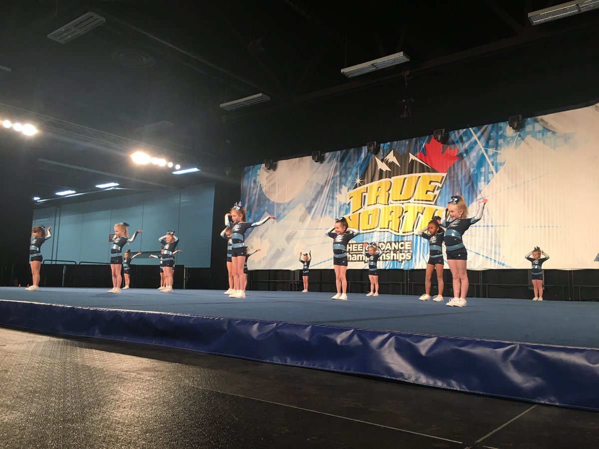 La plus grande compétition de cheerleading de l’Alberta où 3400 athlètes sont réunis se termine aujourd’hui au Centre Expo à Edmonton #rcab