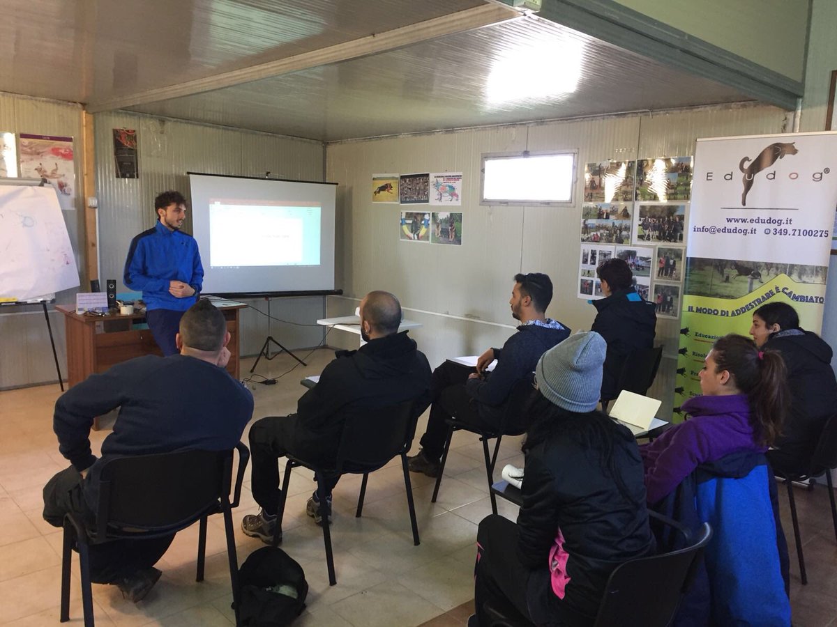 Edudog1's tweet image. “L’addestramento” 🐕🗣 La prima lezione del corso educatori-istruttori con  William Fontana