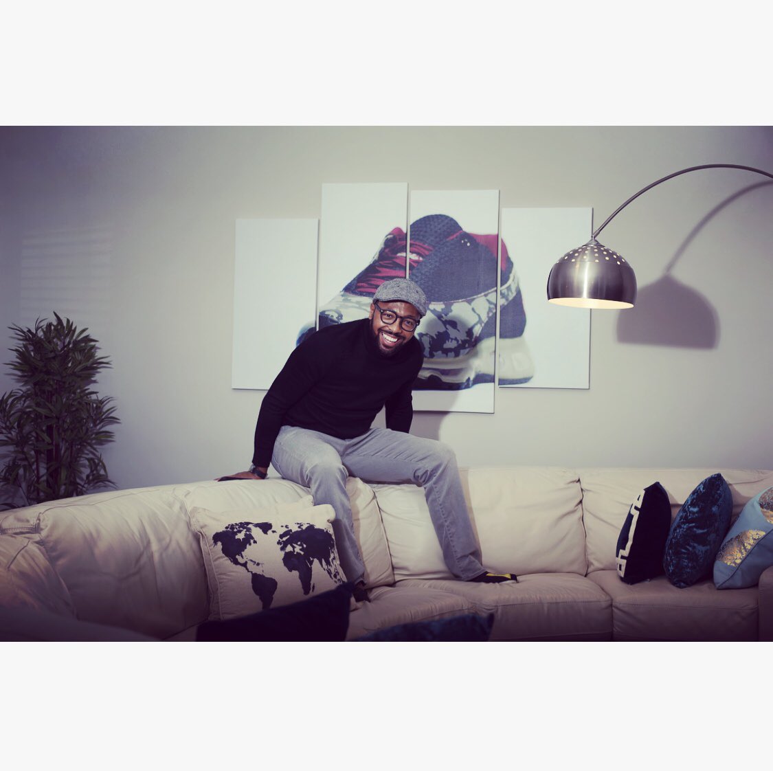 EdwardBogard's tweet photo. Outtakes from an upcoming cover story in Houston. #StayTuned #SoGiv #HTown #ChangingTheWorldThroughAShoe 👟 📸 @bowserdr https://t.co/bUl1JLEddH