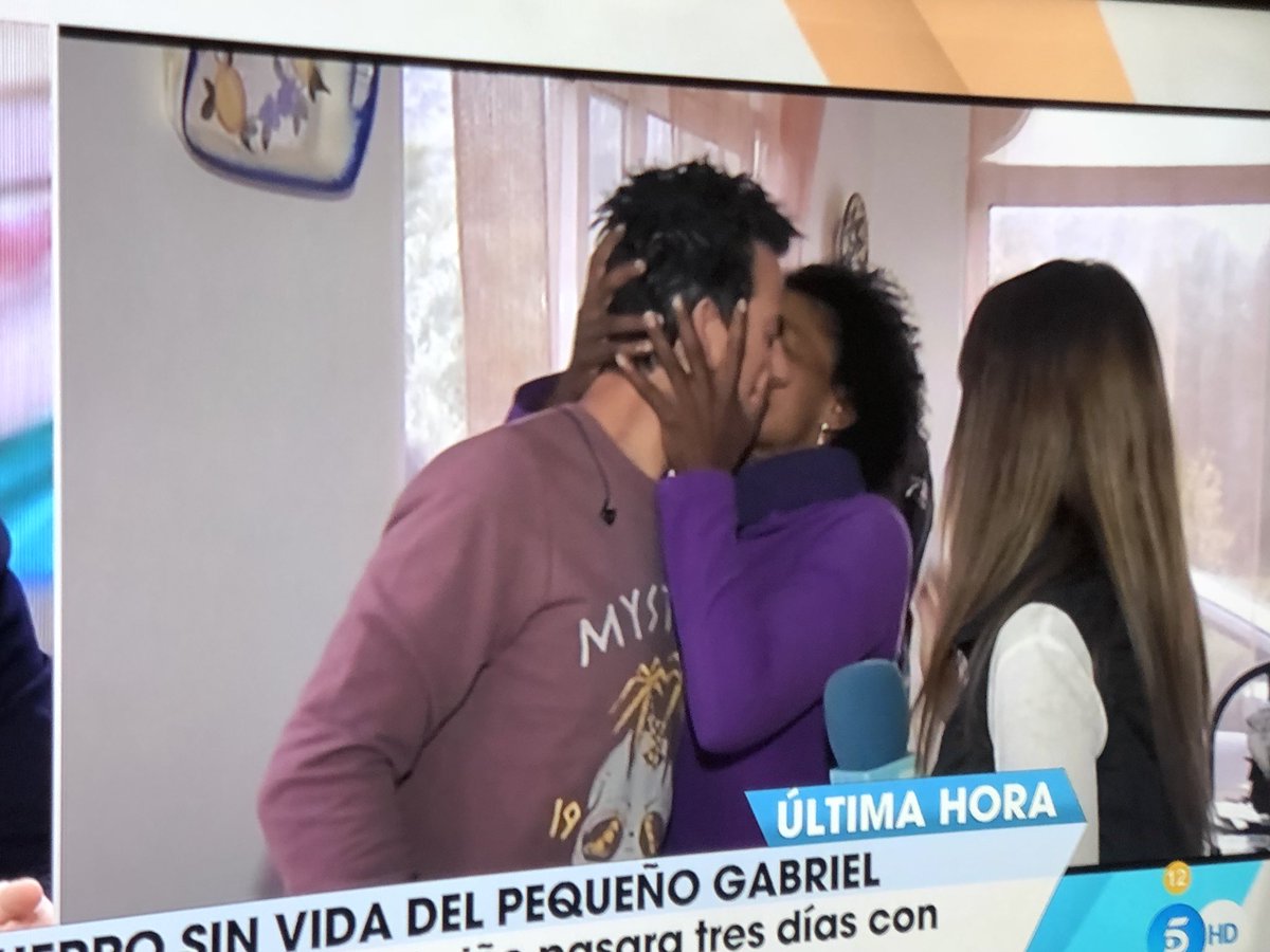 Lo peor de todo es el cinismo que ha tenido esta mujer durante estos días, que tienes en la cabeza chica? Yo particularmente la tendría secuestrada a ella y haciéndole sufrir hasta el día del juicio final, y aún así me quedaría corto con lo que ha hecho ella. GENTUZA