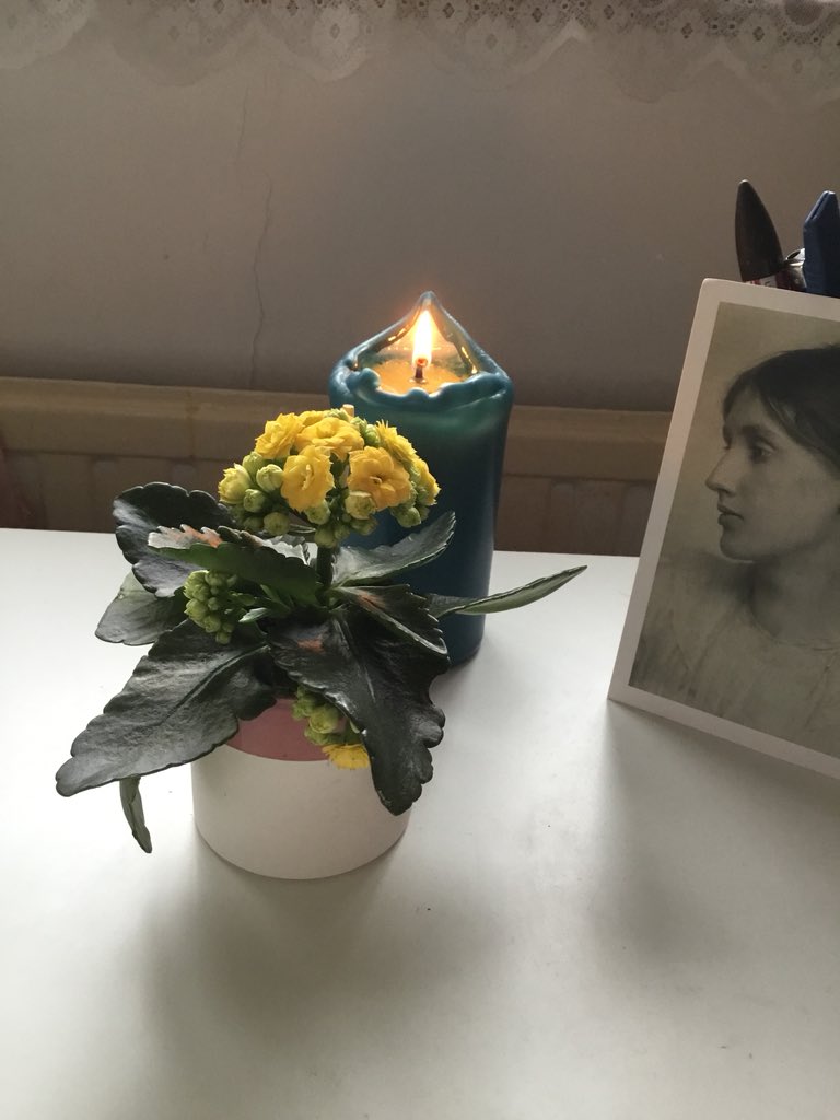 hereisanvi's tweet photo. The new little addition to my table 🌼 what a joy to sit thinking and writing in the company of these tiny things ❤️
#NoNotArrangedJustForPic 😛 #writing #poetry https://t.co/Sy4VJwjhHR