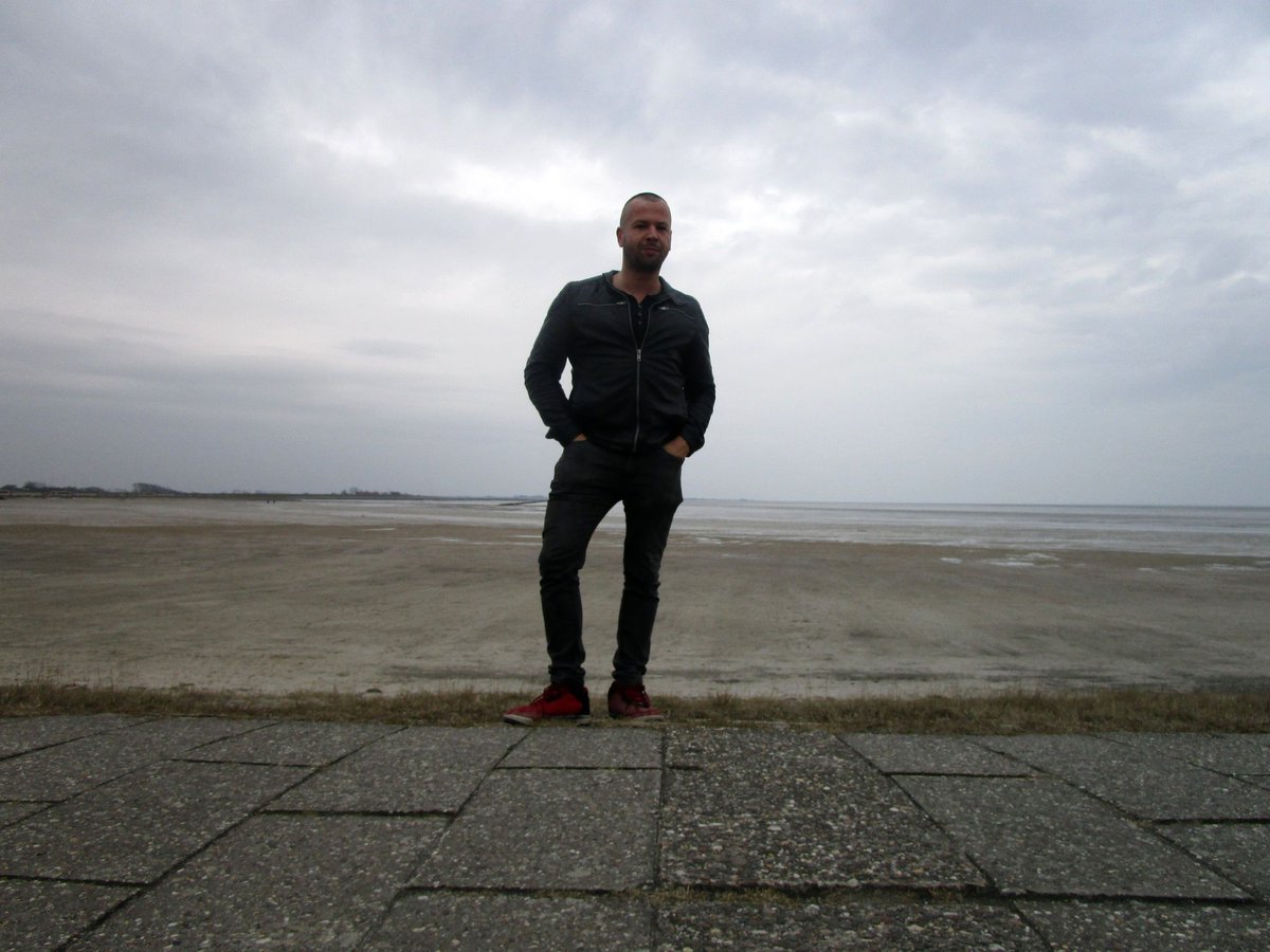 Andre_Wegmann's tweet photo. #Nordsee Frische Meeresluft ist immer eine Wohltat. https://t.co/9MW8GALVGE