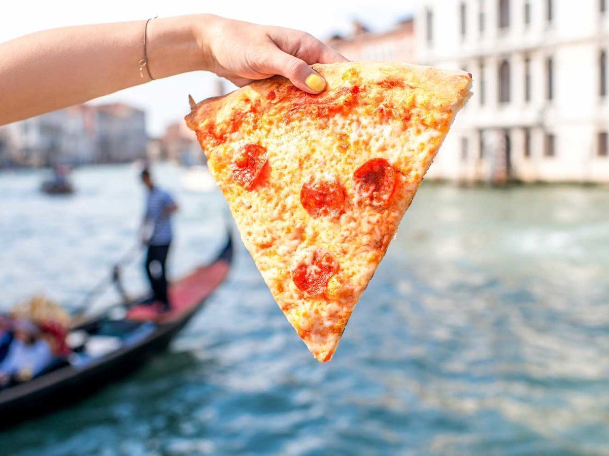 venicetours's tweet photo. The Chefs Guide to #Venice: Where to Eat, Drink, and Stay | https://t.co/KLgiyRrDtL @foodandwine @veniceevents https://t.co/a4ZO7yR6gd
