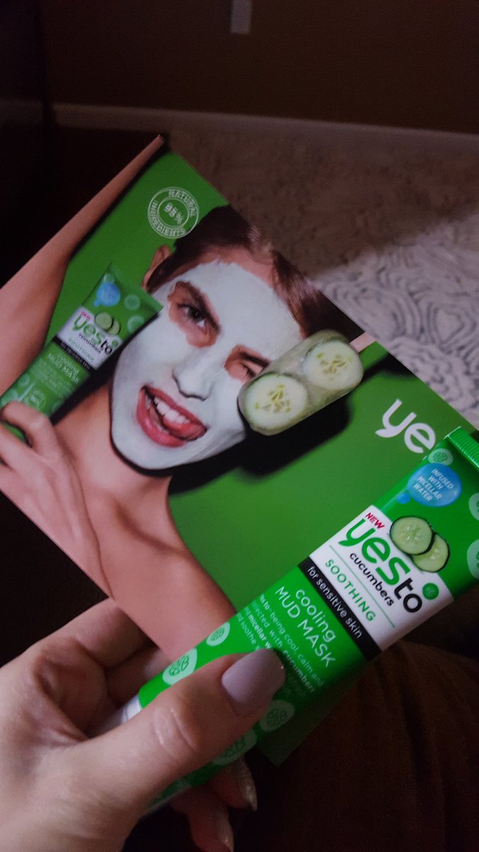 Got this mask from @preendotme and @yestocarrots ! Yay I love masks!😍😍