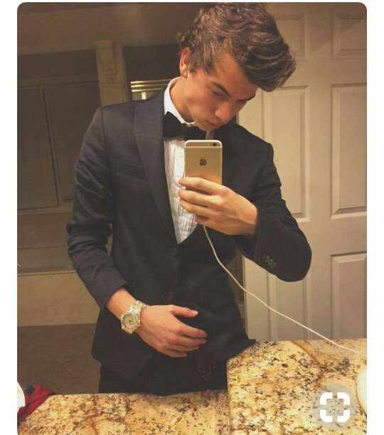 TayTay__RpG's tweet photo. #WeddingMayes https://t.co/M9pjva3LHd