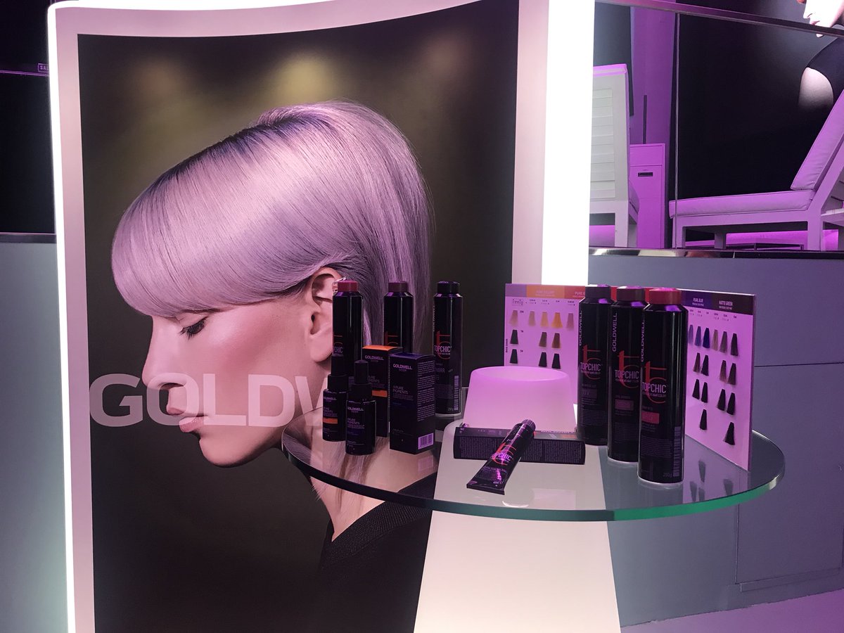 Empieza el #show con la presentación de #purepigmentsrevolution de <a href="/Goldwell/">GOLDWELL</a>
