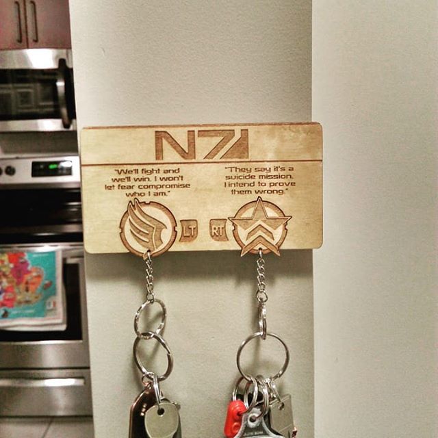 ChocoboSquare's tweet photo. Woop! Another happy customer who just sent this pic of her #MassEffect product through after it arrived this week!
#happycustomer #etsy #woodwork_showcase #woodworking #woodwork #woodwork_feature #comandershepard #ChocoboSquare #lasercut #accessories #en… https://t.co/26Ui1Gs4mc https://t.co/2HyKUrijxP