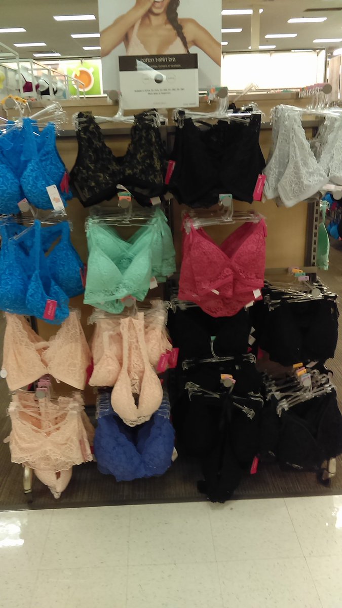 DiDimowski's tweet photo. Before/After Intimates @autumn_uptain @Brownlj2016 @JayYezzi @ColonJosian https://t.co/dcujnhyouz