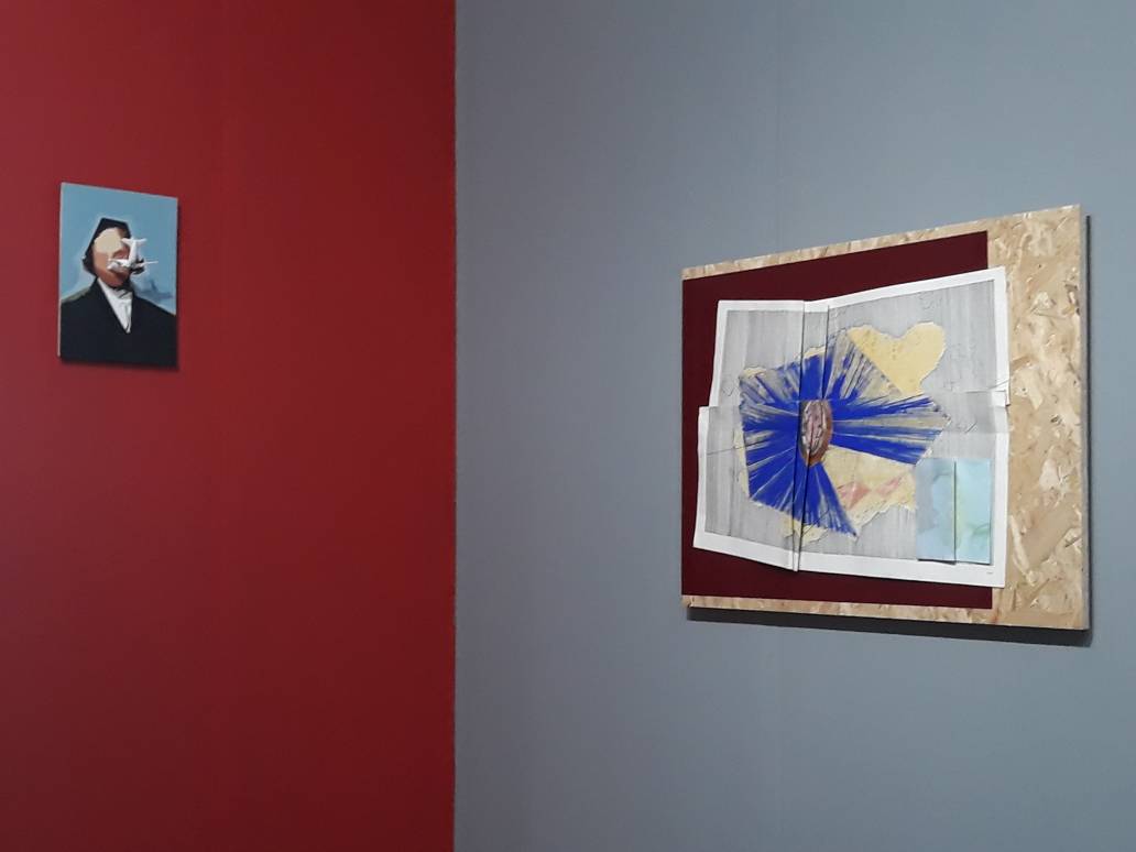 greenonredinfo's tweet photo. Install view at VOLTA NY
.
'Overlooked Copernicus For Now plan folded over Copernicus Landscape, OSB relief', pencil, ink, watercolour paint, aquamarine powder with medium, archival inkjet print, OSB board. 94 x 68 x 15 cm
.
#niamhmccann #artfair #newyork #voltany https://t.co/oKA0eubxc6