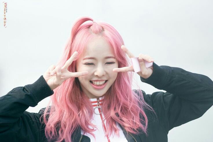 yeojines's tweet photo. #1YearWithViVi um ano sendo abençoada por esse sorriso 💕💕 https://t.co/eW7AecCybm