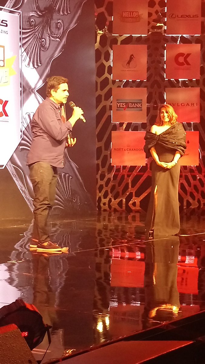 HELLOmagIndia's tweet photo. Congratulations to SUDARSHAN SHETTY on winning the ‘ARTIST OF THE YEAR’ at the HELLO! Hall Of Fame Awards 2018 #SudarshanShetty #ArtistOfTheYear #HHOF18 #HELLOHallOfFame #Winner #LiveAndExclusive https://t.co/PhVu8VCgb6