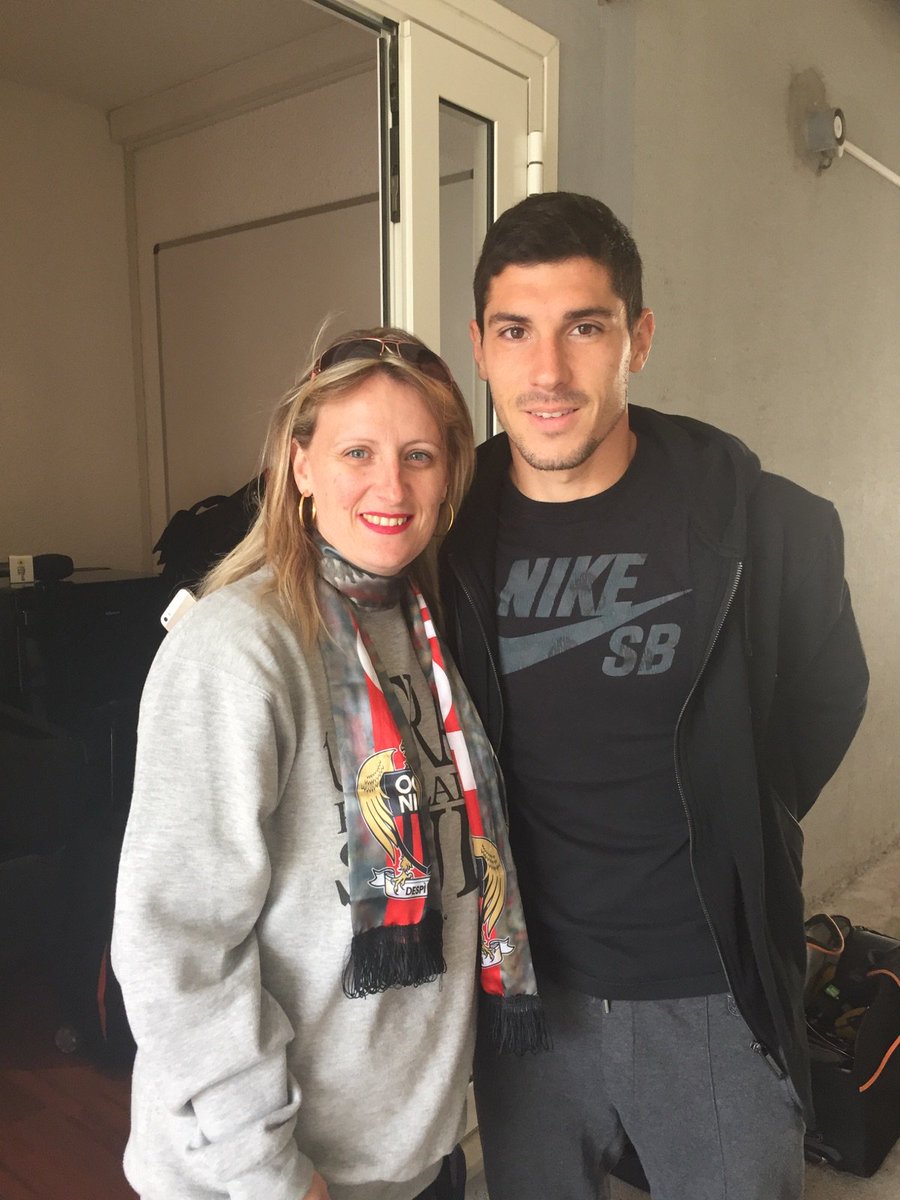 RICCIVIRGINIE's tweet photo. #TribuneSports revient à Nice🌞 Jérémy Pied tu auras du temps de jeu et le soleil ☀ UNO DI NOI Jérémy 👍👍ISSA NISSA ❤️🖤 https://t.co/pUVw5ehjBc