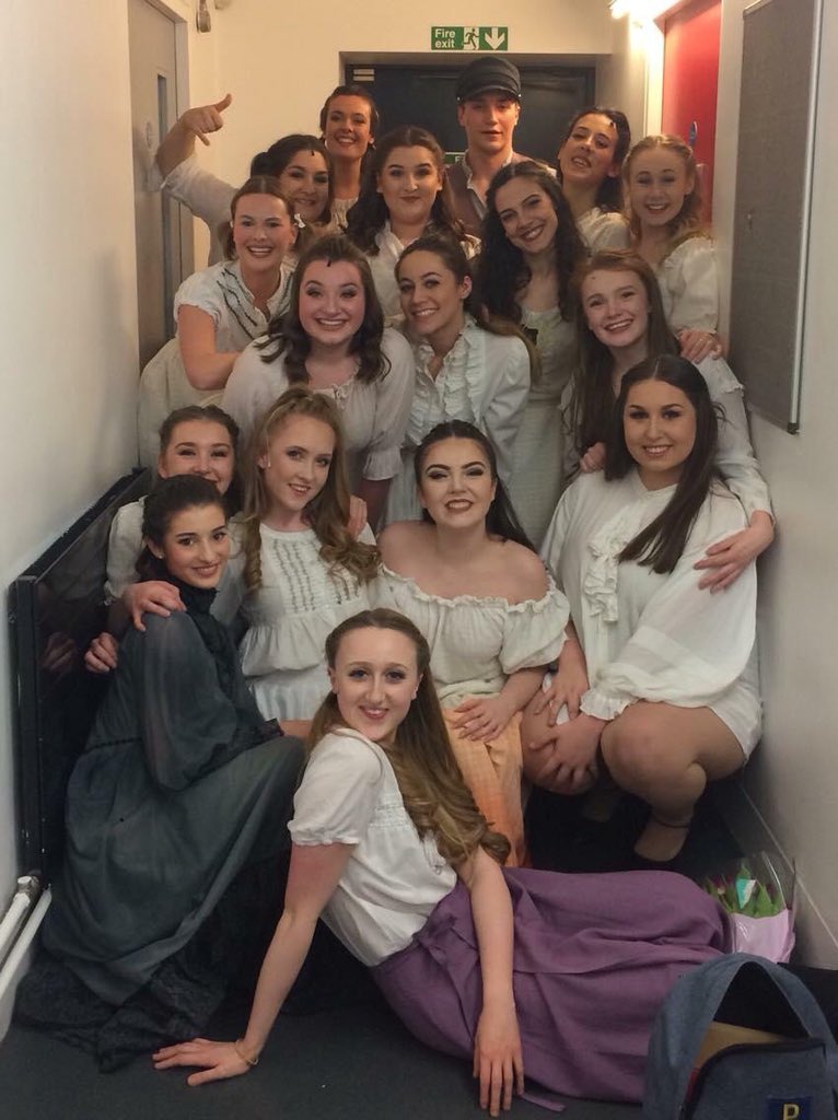 gmae__'s tweet photo. Can’t believe #SOSN18 is over!! Had the best 3 weeks ever🌟 Such a dream to work with @UTRelf, to see our secondies smash both the shows & auditions, and to share the stage with 35 TALENTED lovely people💖 @theMTAonline https://t.co/uopKC0bAf8