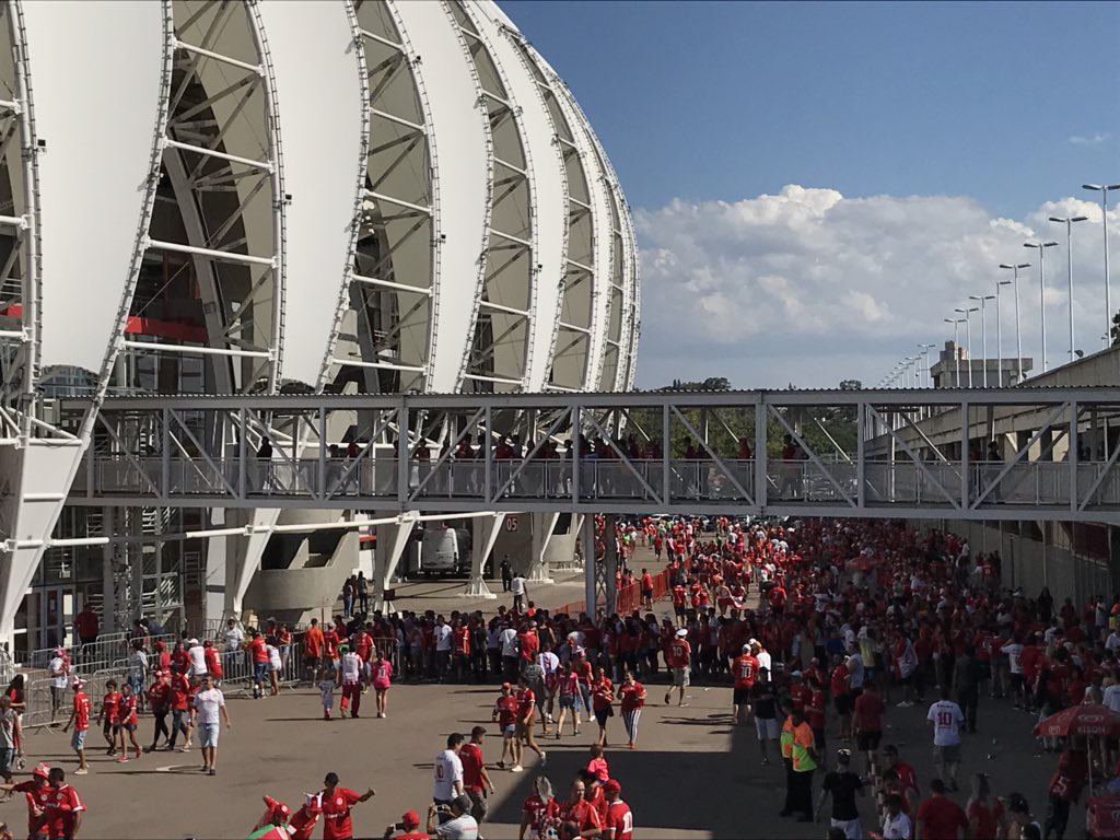 SCInternacional's tweet photo. Todos os caminhos trazem ao Gigante. Vamo, meu Colorado! #VamoInter #FeitosDePaixão https://t.co/A50NEbW9T2
