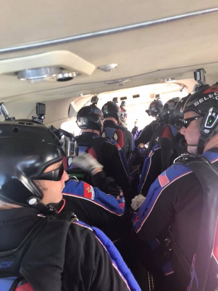 teamfastrax's tweet image. 2018 Winter Camp is complete and #AmericasSkydivingTeam is ready for the 2018 season.  A huge thank you to @employeebgcheck for your continued support. #LargeFlags