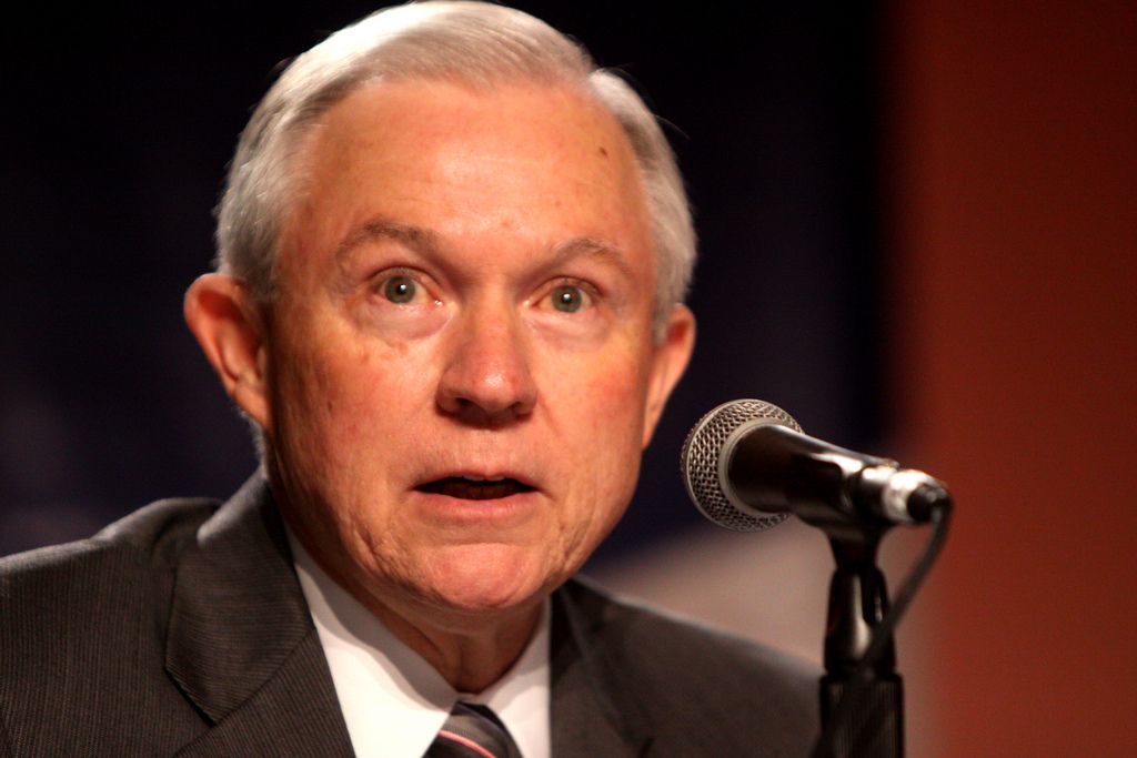 ConcentrateLove's tweet photo. Sessions Admits Feds Can’t Effectively Police Marijuana In States https://t.co/574p46HBHz https://t.co/IX8zXBg0Wb