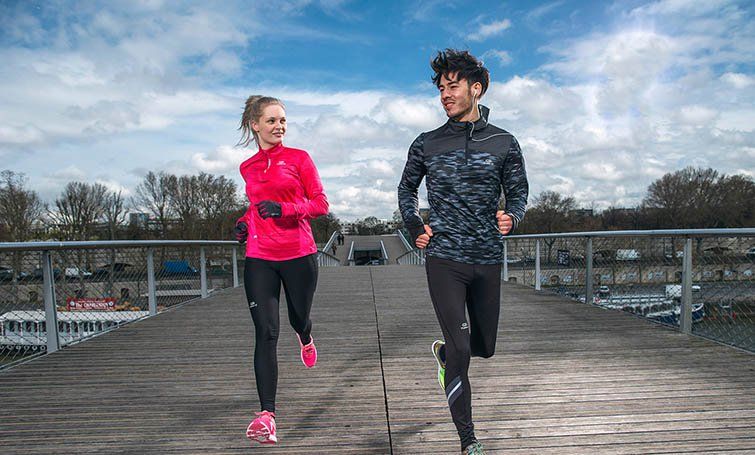 Corre_co's tweet photo. Una de ellas tiene que ver con las estrategias 🤔 #LoMejorDeLaSemana - ¿Cuáles son las diferencias entre el hombre y la mujer en el running?: https://t.co/SMBL2FHDew https://t.co/EyJiy6THsE