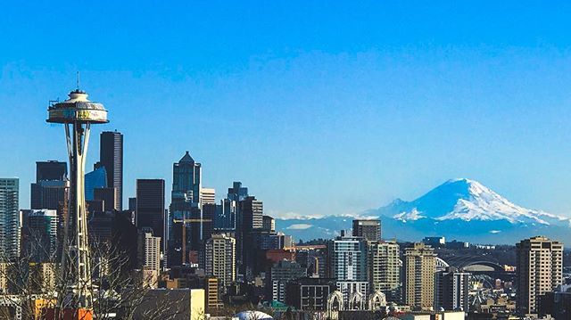 thatdudeRiq's tweet photo. Worth the rain 💎
•
•
•
#rainierwatch #mtrainier #seattle #washington #seattlewa #kerrypark #views #seattle_igers #ig_seattle #seattlepulse #explorepnw #explorecascadia #getoutside #bluesky #spaceneedle #downtownseattle #pnwonderland #upperleft #bestc… https://t.co/Uzq0rkj7iD https://t.co/Fl73yfqM6S