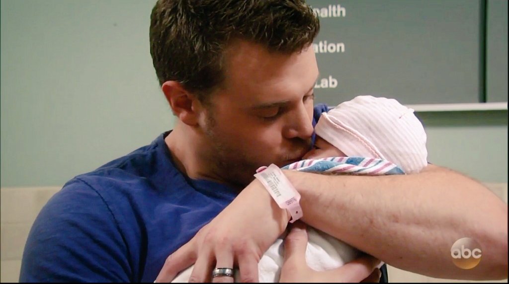 DudeManGuyBroYo's tweet photo. @KSuz97 Baby Face, of course --
#KillyLivePartDeux
#EyeCandyAndy #ManCandyCain https://t.co/biwfSB1iq4