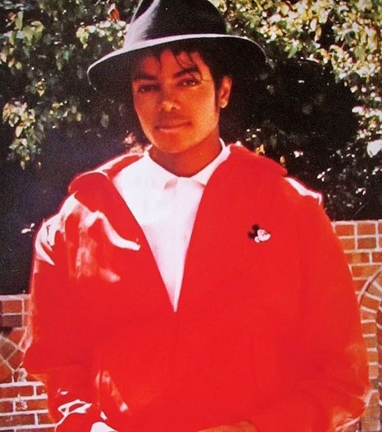 MJackson_Lover's tweet photo. Let us take a moment of silence 😍😍😍❤️🕴 https://t.co/2TGvVdQldl