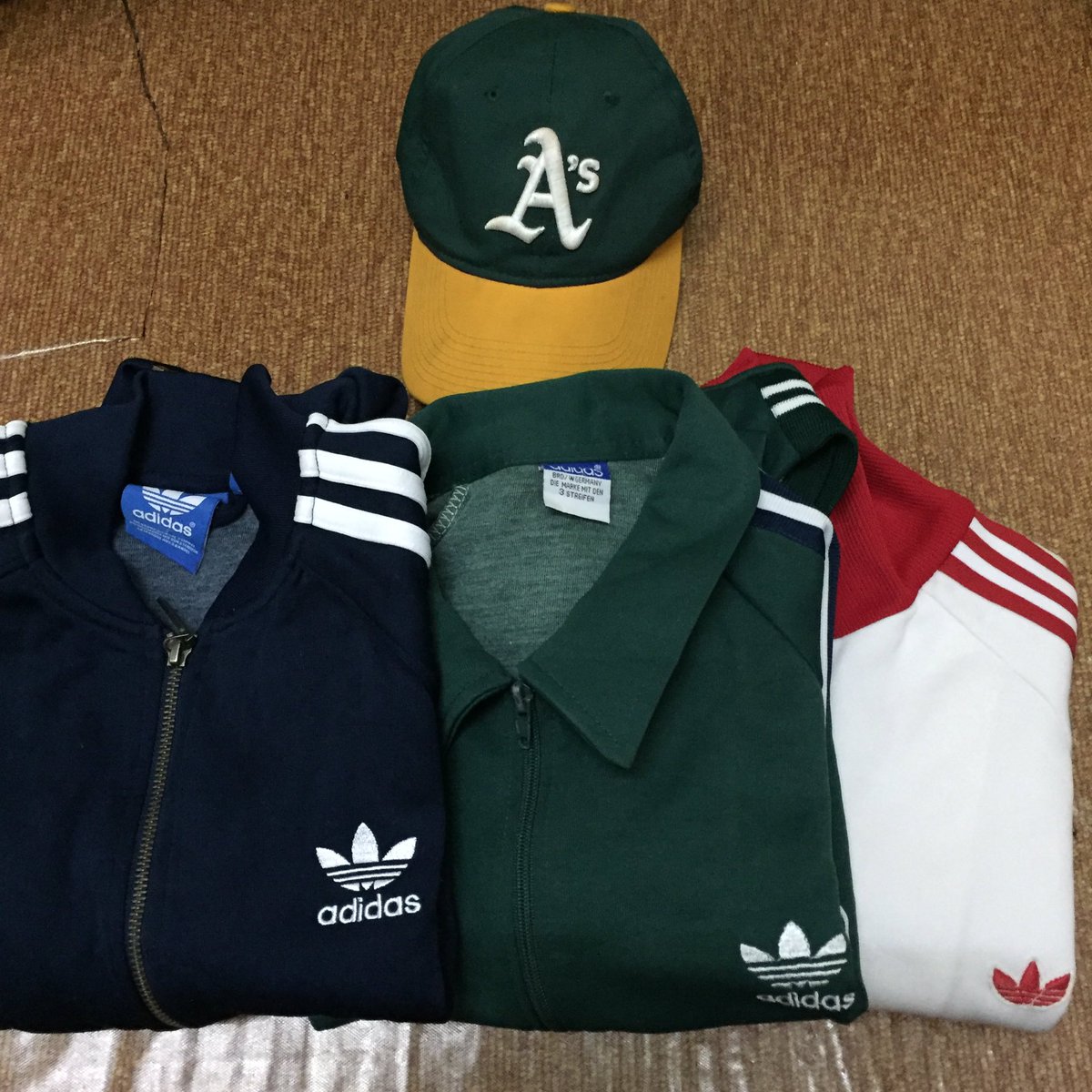 aimanazizan95's tweet photo. GoodMorning Adidas Original Fans.
@adidasoriginals @NBA
#adidasbunga #collecter #smartboy #wearing #3stripes #3stripesstyle https://t.co/DZWgX49QXC