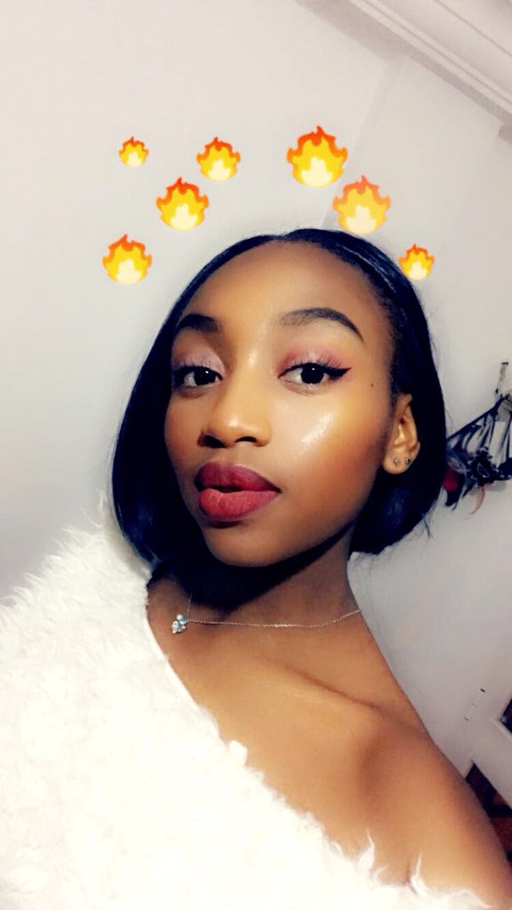 Gaelle_as's tweet photo. On essaie juste 🤷🏽‍♀️#FinePeopleFromCameroon https://t.co/Ip7CxacHR9