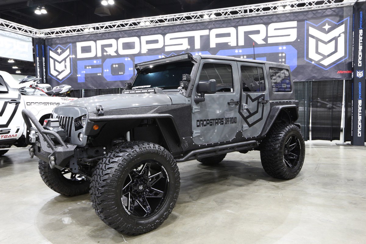 dropstars's tweet photo. Crowd favorite #Jeep on the hot new DS 652BM wheels at the LA #DUBShow https://t.co/ToiOekH3Ix