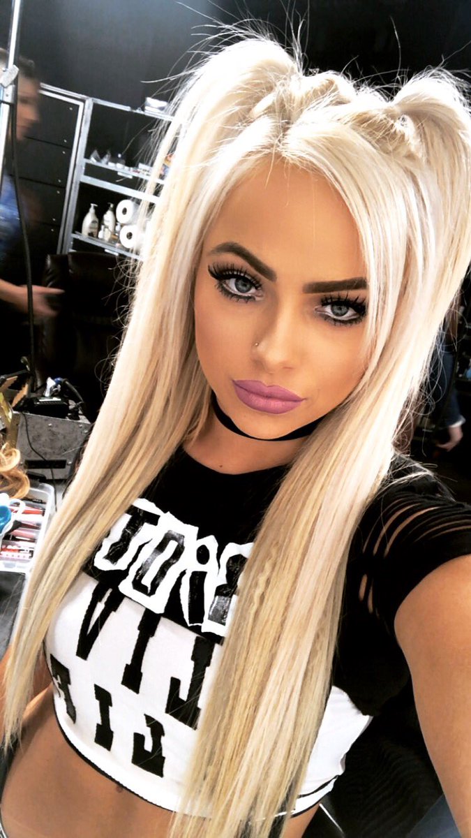 YaOnlyLivvOnce's tweet image. #WWEFastLane