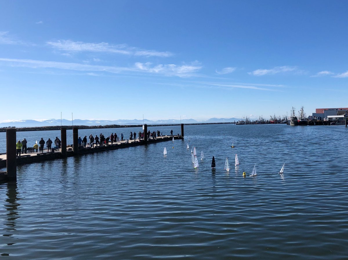 stevestonLife's tweet photo. Nothing like some sunshine to chase that jet lag away ✈️. The crowds were out in full force in #Steveston! Also checked out the new local Starbucks Reserve💯 https://t.co/zkGqnD8eM2