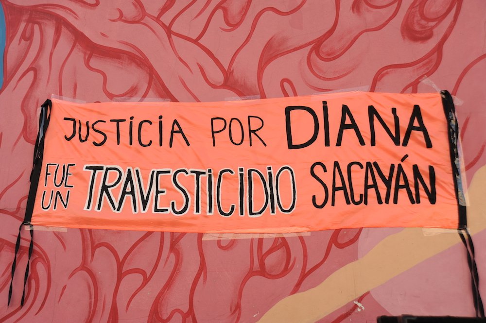 PresentesLatam's tweet photo. #ARGENTINA Empieza un juicio histórico por el travesticidio de Diana Sacayán. La justicia debe pronunciarse sobre un crimen de odio por identidad de género. La Comisión de @JusticiaxDiana convoca mañana a Tribunales  #JusticiaPorDianaSacayan https://t.co/rWllV1X6mn https://t.co/gBfIPba2mW