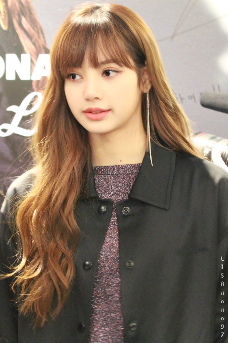 BlackpinkOff's tweet photo. #Lisa 
#Blackpink #BLINKS https://t.co/iC8jCYBjQb