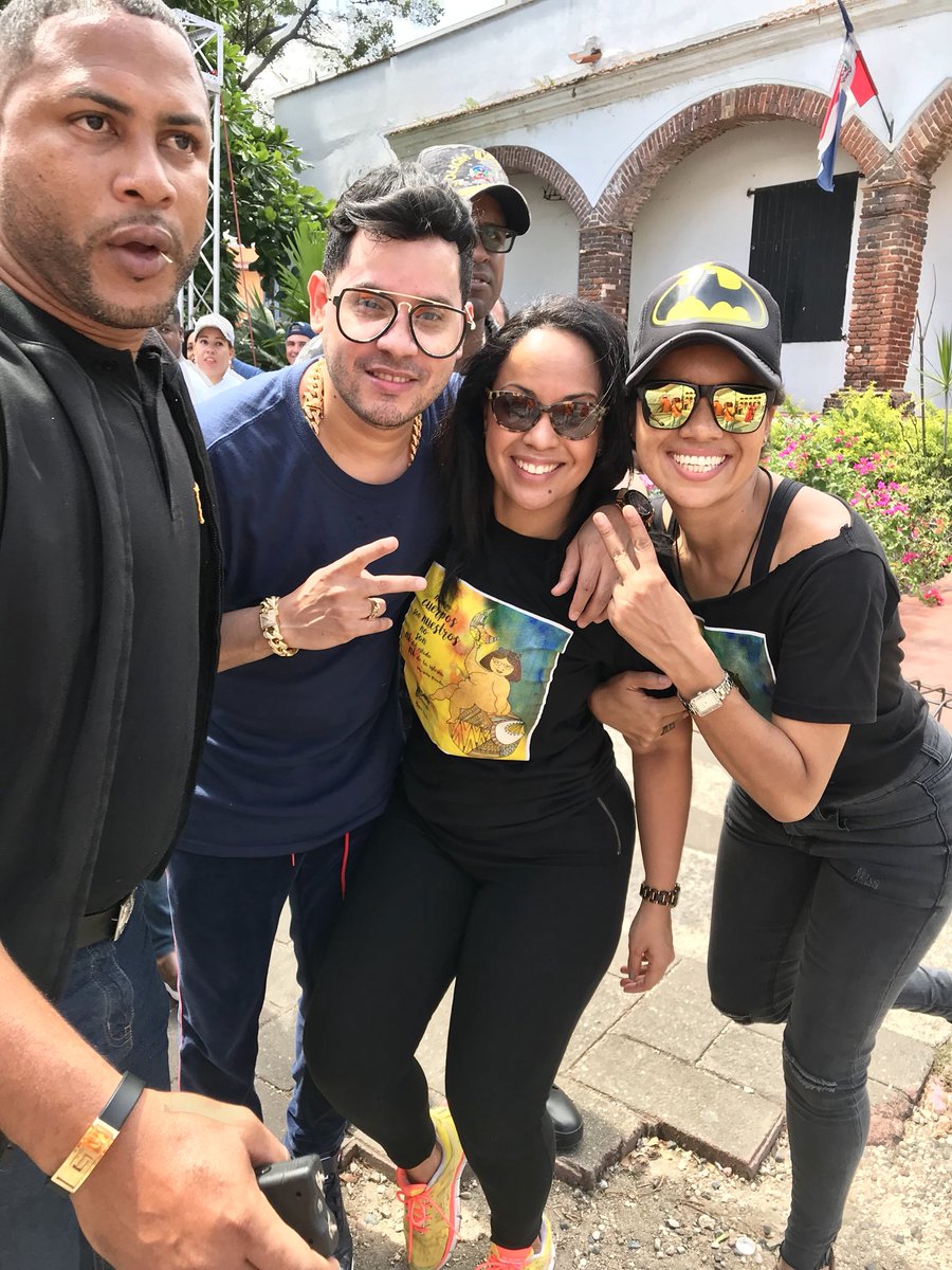 ClaudiaSarante's tweet photo. Y el .@01shadowblow estuvo con nosotras #PorEllas .@ColectivaMS https://t.co/lTS19SLZXG