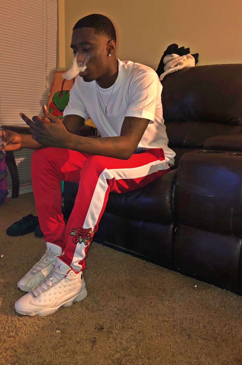 sosawick's tweet photo. If my bitch ain’t with it 🖕🏽Ha🌹💥❗️😎™️🍊 https://t.co/BYFuQXpTCi