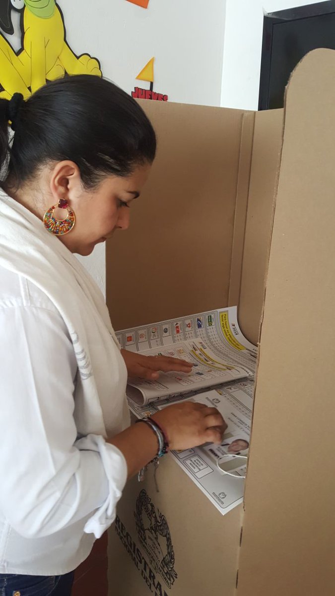 ValoraBoyaca's tweet photo. Voto por Colombia, voto por los Boyacenses #CámaraBoyacá101 #CentroDemocrático https://t.co/Son78j8wa8