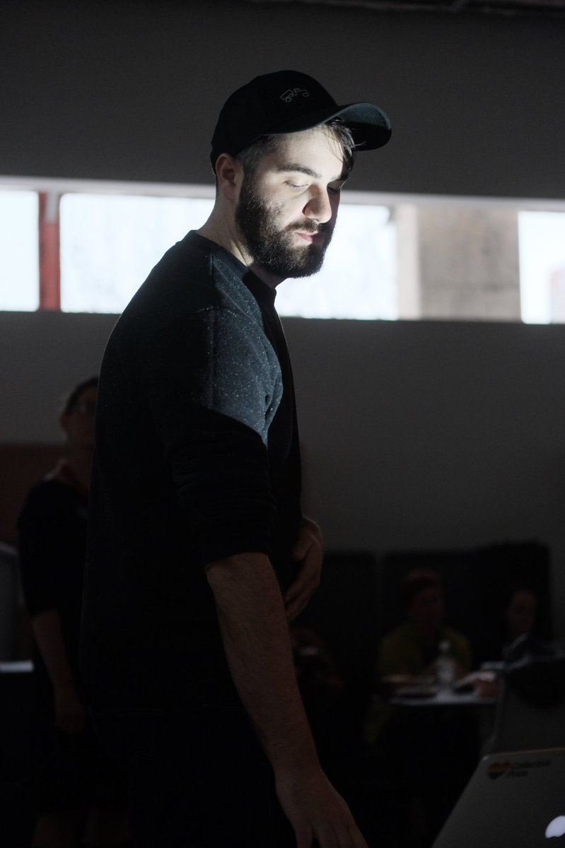 vincelosanes's tweet photo. Prototyping with drama and flair #gsjam 2018 https://t.co/9bWAuE72Dw