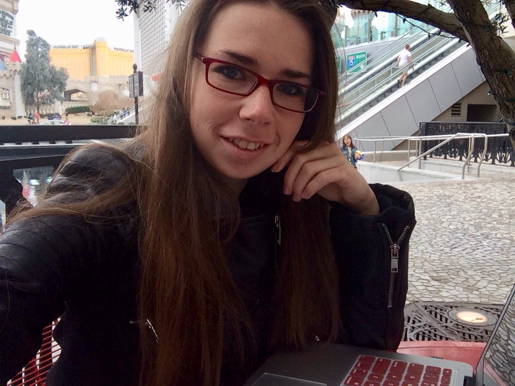 vqlabs's tweet photo. Creating new content for you in busy Las Vegas :) #nomads #globaloffice https://t.co/jLnlzXEmG6