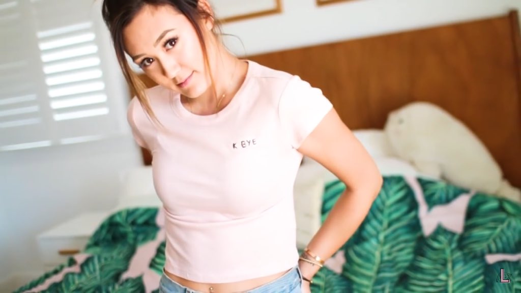 thelovers_VI's tweet photo. On bed rest but while I recover I gotta keep up with those #SunDIYs.
Also @laurDIY is freaking adorable. https://t.co/69co9M1v2h