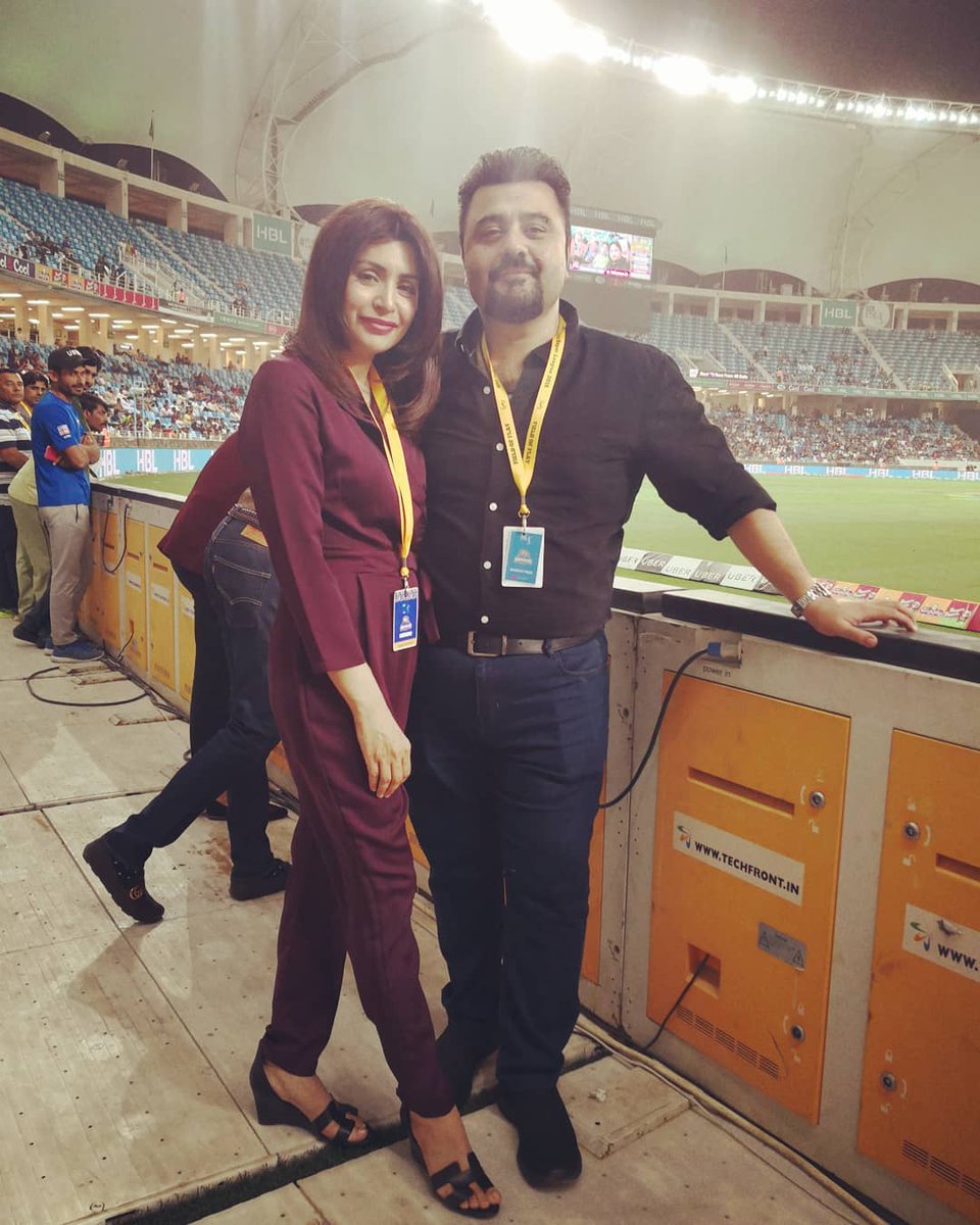 ShowbizAndNewz's tweet photo. #HBLPSL2018 #HBLPSL #PSL2018 #DilSeJaanLagaDe #PSL3 #HBLPSL #Dubai #Pakistan #PSL #LahoreQalandar #KarachiKings #LLvLQ #LQvKK https://t.co/1E3HXU7bQU