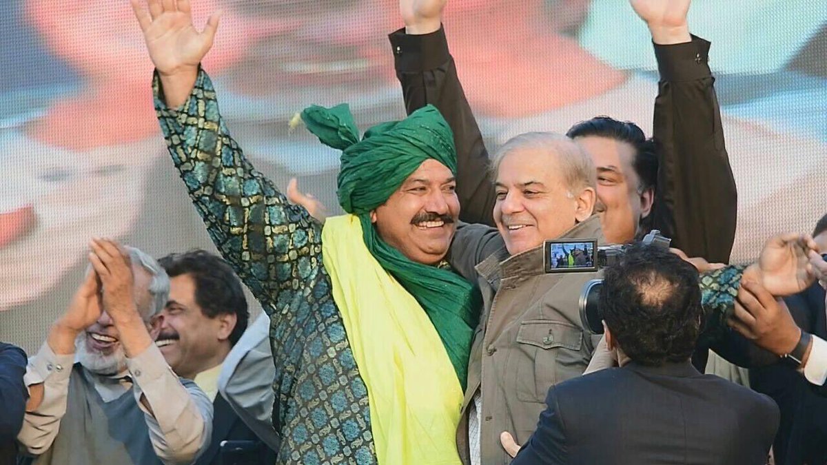 DAniiii151's tweet photo. گوجرانوالہ دے پہلوانو ... مسلم لیگ ن دے شیرو ... اَج دل خوش کر دِتا اے !!! https://t.co/6ANr8Z85HW