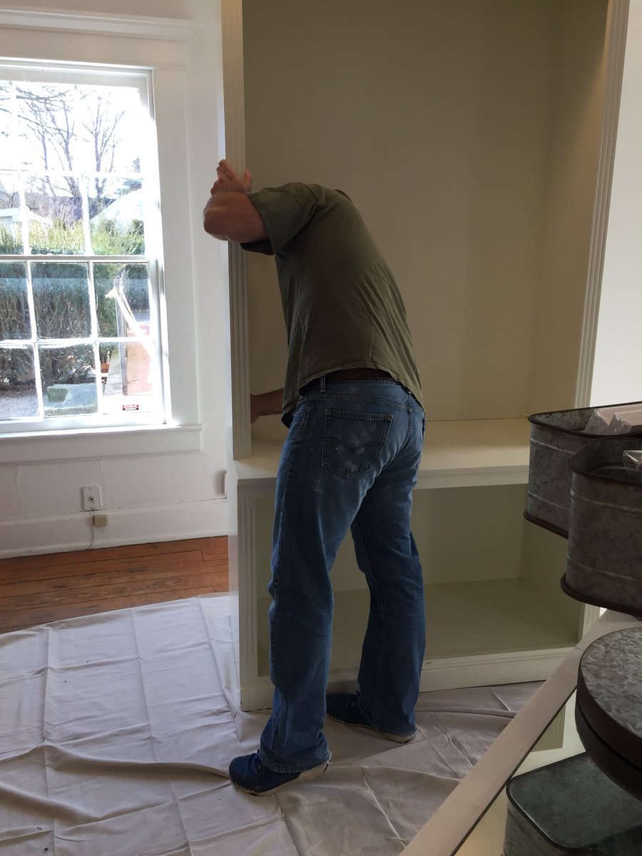 justWRITE_OH's tweet photo. New store New cabinets! Family’s who paint together stay together! #familyventure https://t.co/cZWfeyane8