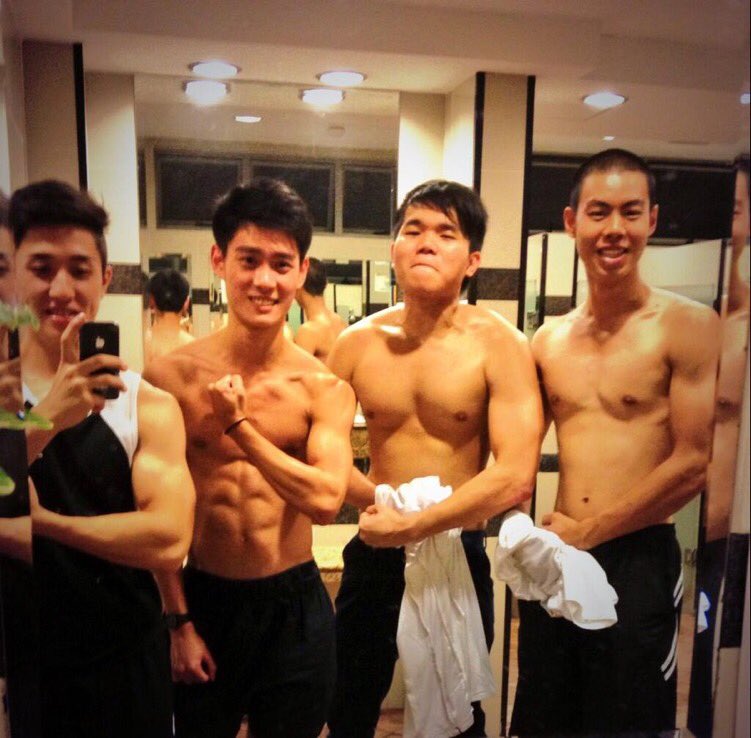 GRaphLee's tweet photo. Holy smokes, I had muscles https://t.co/qT9YdoOks1