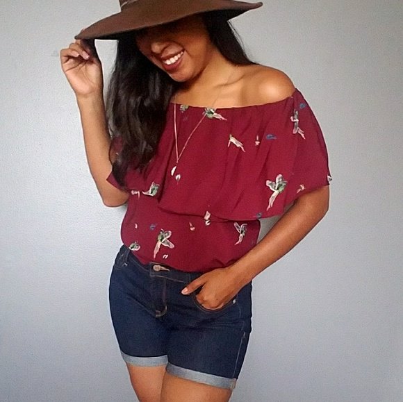 LeapIntoFashion's tweet photo. So good I had to share! Check out all the items I'm loving on @Poshmarkapp #poshmark #fashion #style #shopmycloset #express #charmingcharlie: https://t.co/B9gUP90YIY https://t.co/AOvofaj7L2